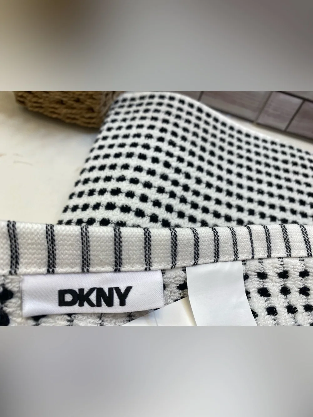 DKNY ❤️Cotton (1) Bath & (2)Hand Towel Set Black White Pattern NWT